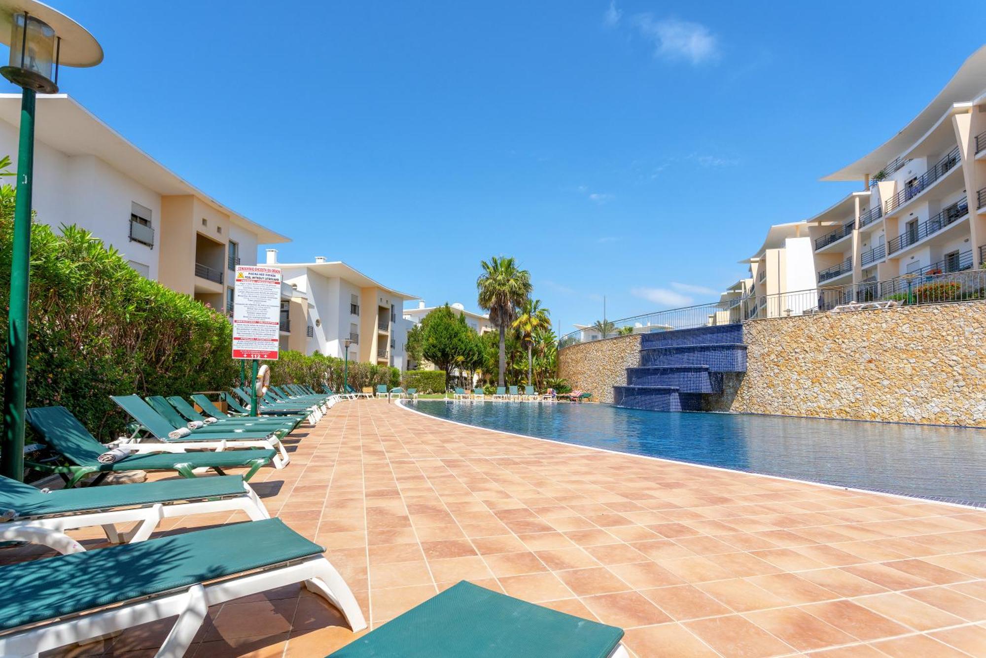 Bnb Homes Ocean View Apartment With Huge Sunny Terrace, 2 Swimming Pools & Tennis Court Albufeira Zewnętrze zdjęcie